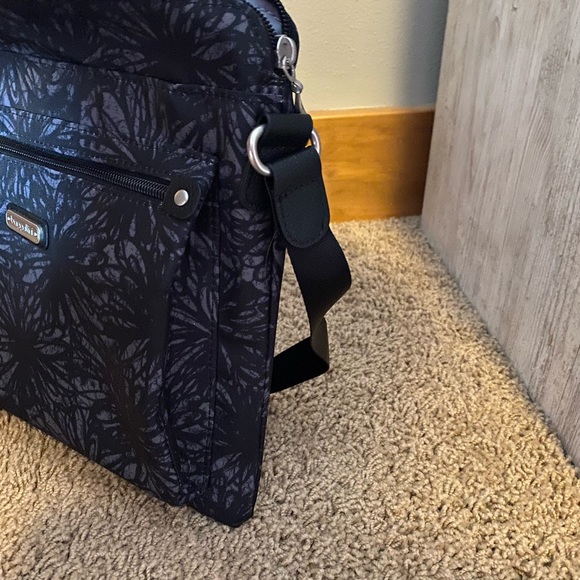 Purse/Travel Bag - Picture 4 of 7